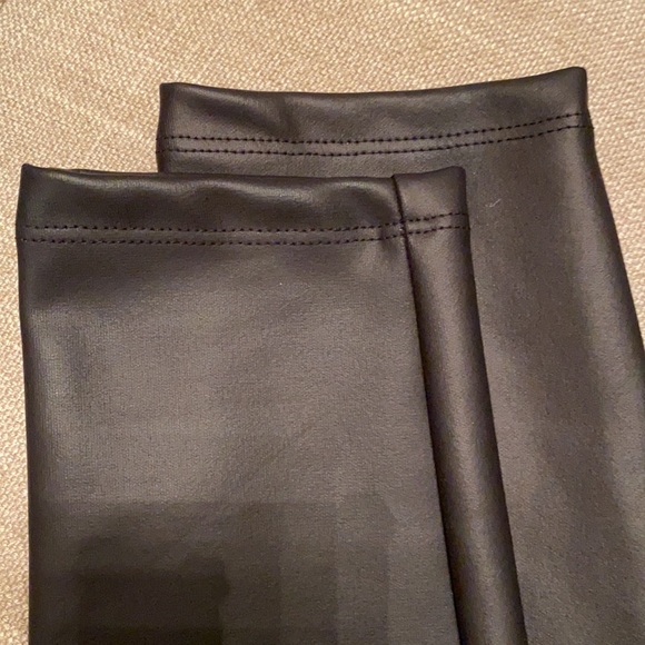 ❤️Hue  X-Small Faux Leather Leggings - Picture 14 of 16